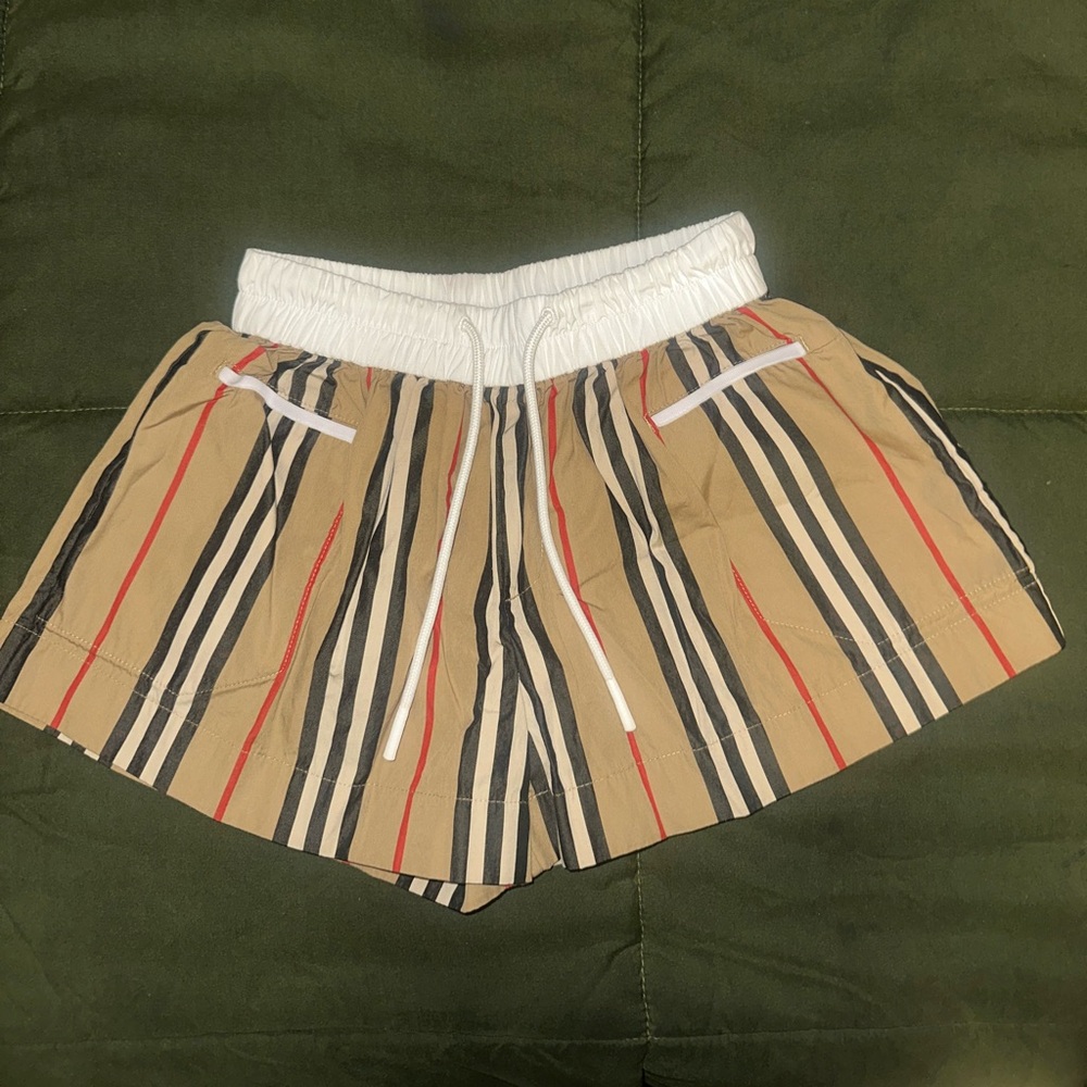 Authentic Toddler Burberry Shorts, 3T can fit 4T